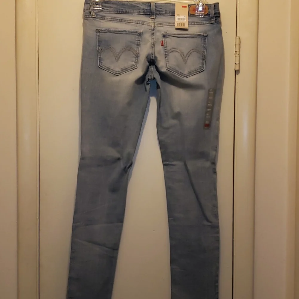 Levis 524 Too Superlow Skinny Jeans